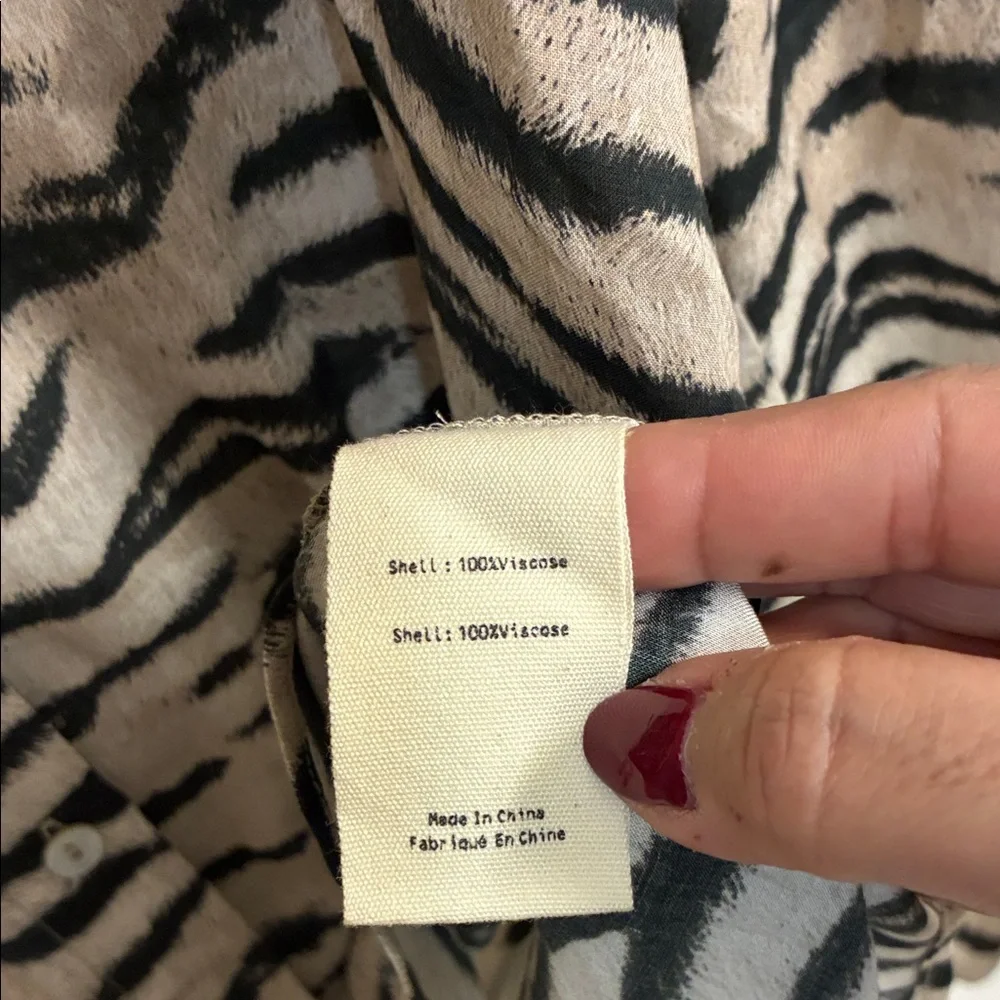 L'AGENCE Black and Cream Zebra Button-Down Shirt Sz SP